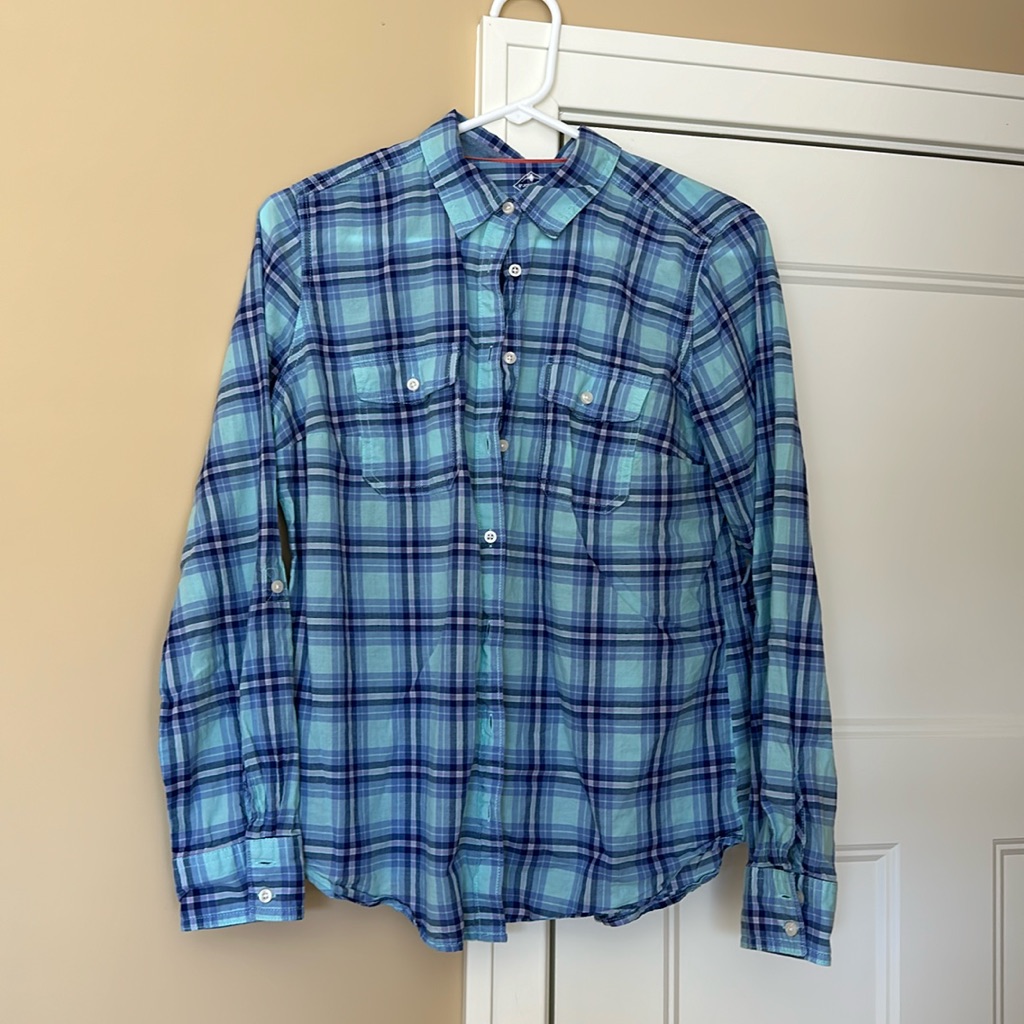 Women’s Button Down - M